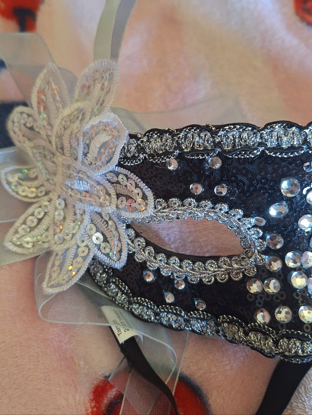 Masquerade Mask - Picture 2 of 4